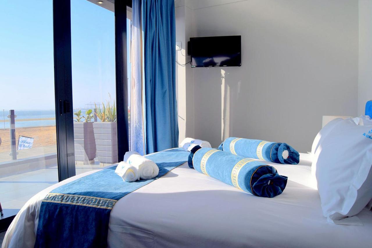 Blue Whale Hotels 鲸湾港 外观 照片