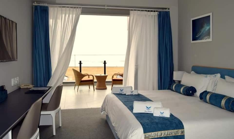 Blue Whale Hotels 鲸湾港 外观 照片